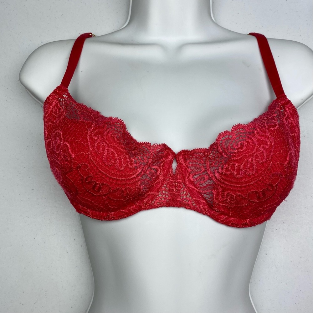 NWOT VS RED "Very Sexy" Pushup without Padding, 34D. *P1032